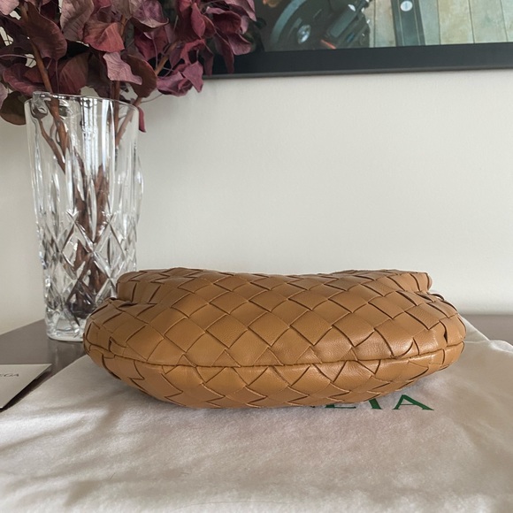 2️⃣2️⃣0️⃣0️⃣ Bottega Veneta Mini Jodie Caramel BV Bag Purse - Picture 4 of 6